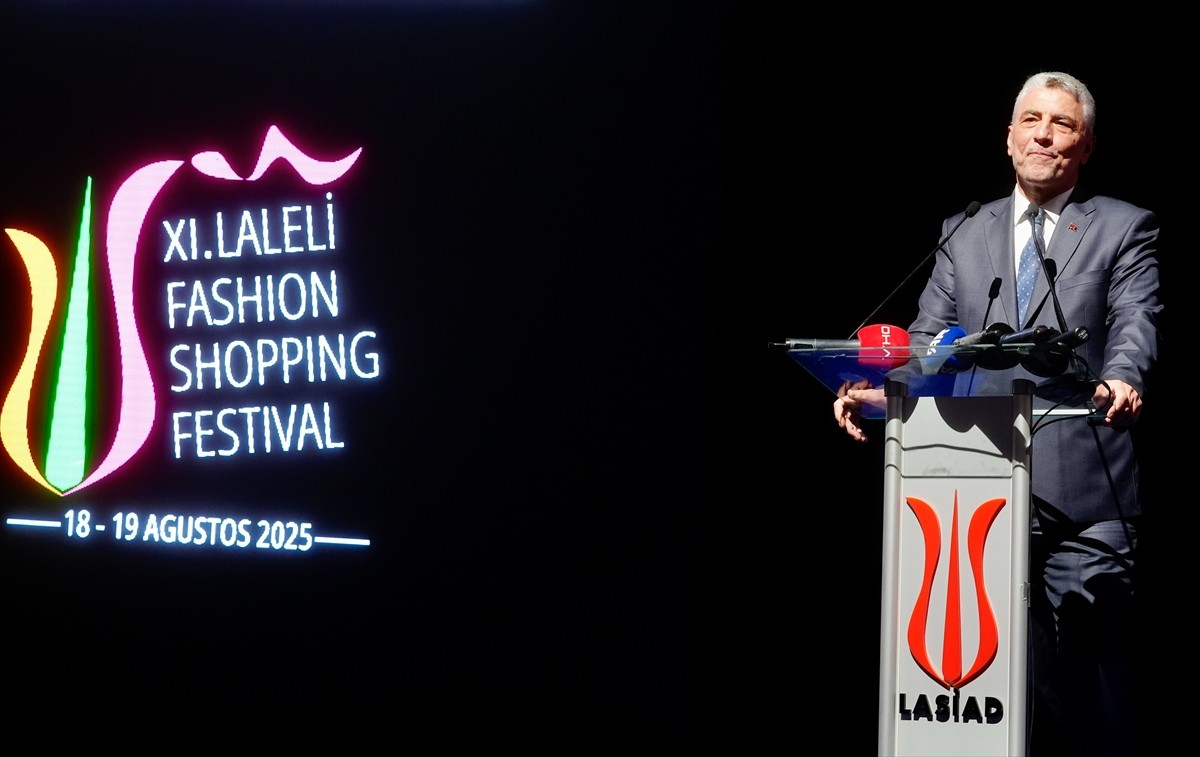 Ticaret Bakanı Ömer Bolat, Laleli Sanayici ve İşinsanları Derneği'nin (LASİAD), Fatih'te...