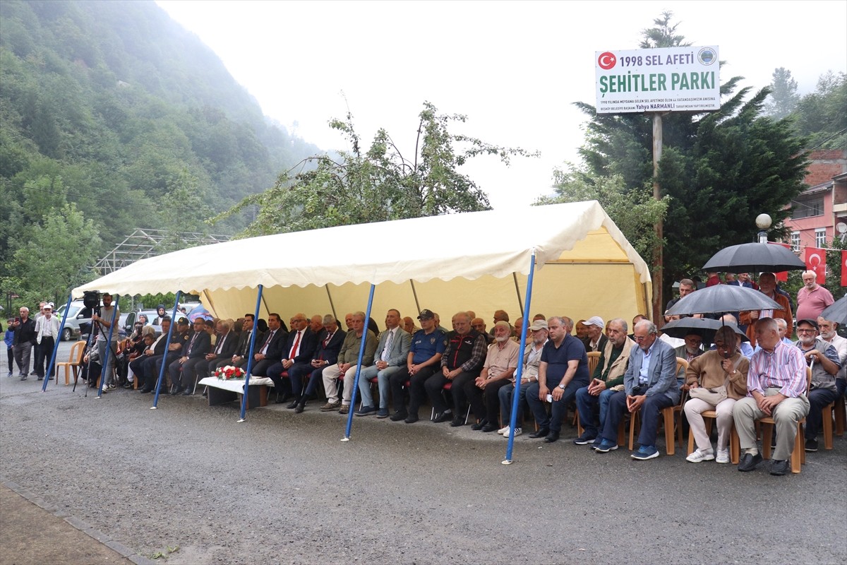 Trabzon'un Köprübaşı ilçesine bağlı Beşköy Mahallesi'nde 7 Ağustos 1998'de meydana gelen sel ve...