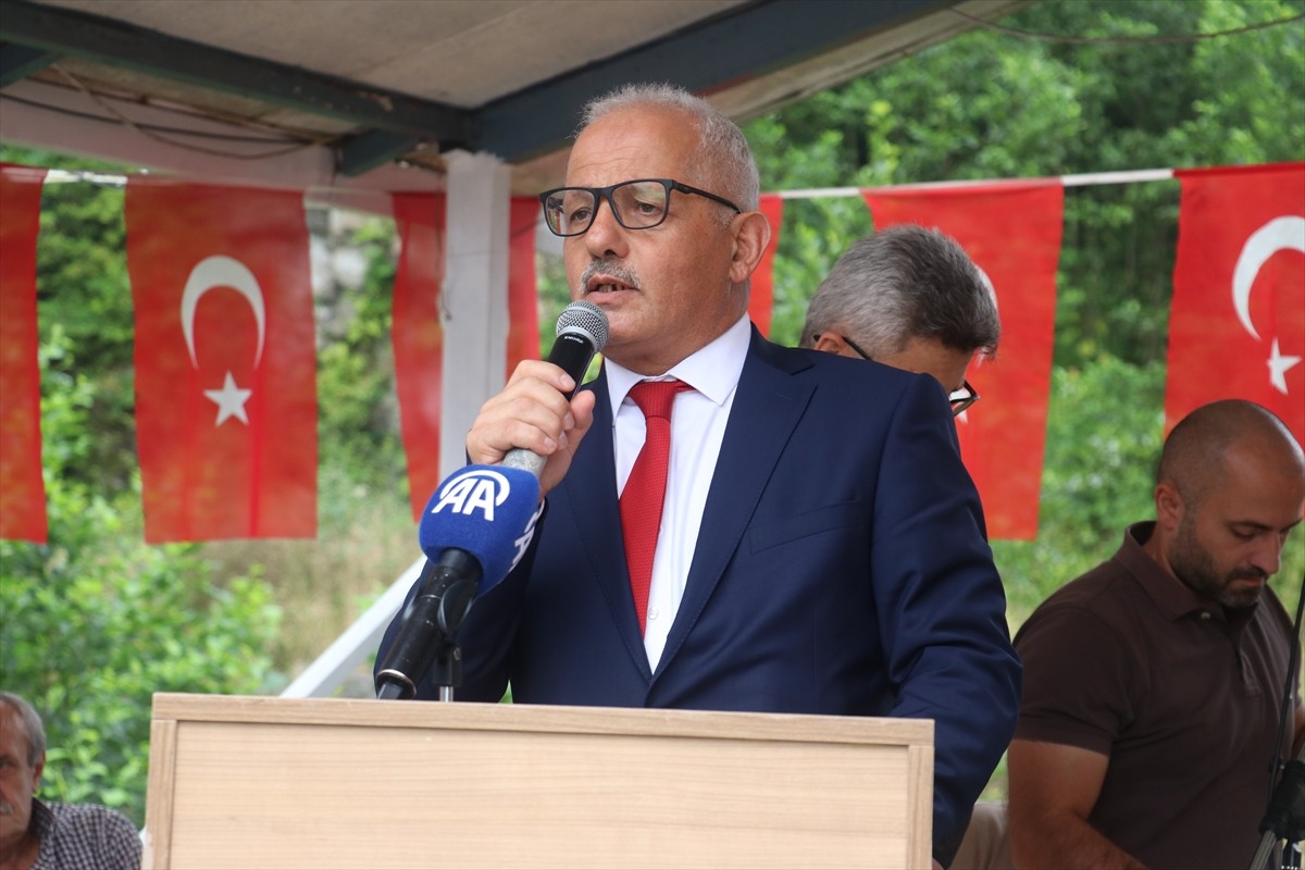 Trabzon'un Köprübaşı ilçesine bağlı Beşköy Mahallesi'nde 7 Ağustos 1998'de meydana gelen sel ve...