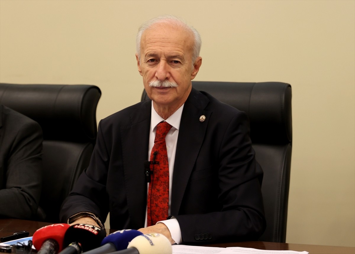 Trakya Üniversitesi (TÜ) Rektörü Prof. Dr. Mustafa Hatipler, Balkan Kongre Merkezi Senato...