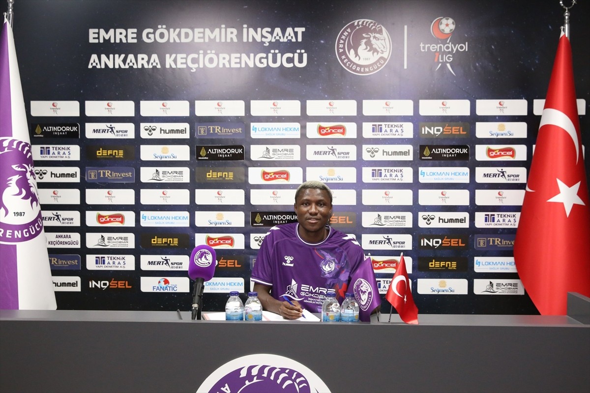 Trendyol 1. Lig ekiplerinden Emre Gökdemir İnşaat Ankara Keçiörengücü, Bodrum FK'den Haqi Osman'ı...