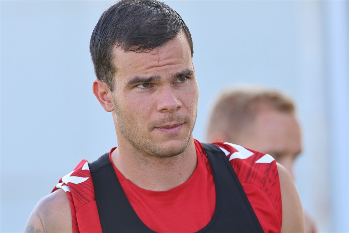 Trendyol 1. Lig ekiplerinden Sivasspor, ligin ilk haftasında deplasmanda Erzurumspor FK ile...