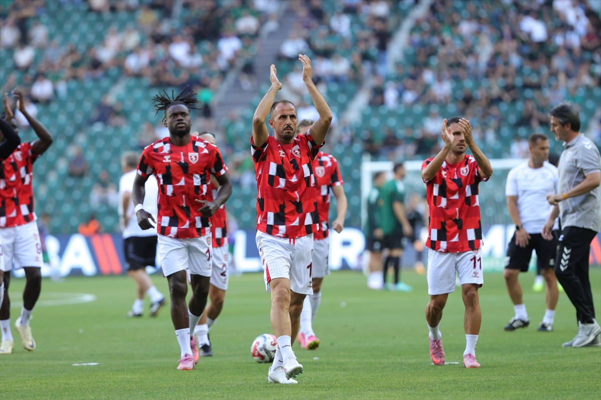 Trendyol Süper Lig'in ikinci haftasında Kocaelispor ile Samsunspor A.Ş, Kocaeli Stadyumu'nda...