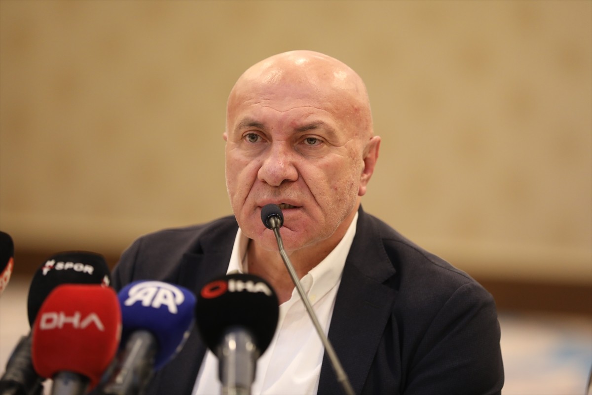 Trendyol Süper Lig ekiplerinden Samsunspor'un kulüp başkanı Yüksel Yıldırım, Samsun'da bir otelde...