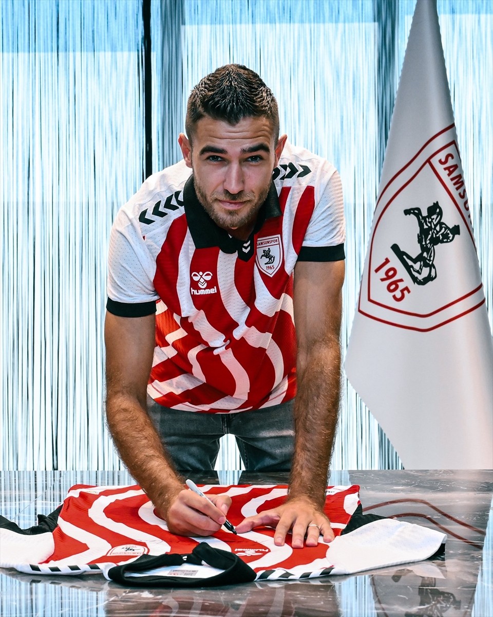 Trendyol Süper Lig ekiplerinden Samsunspor, Hırvat futbolcu Toni Borevkovic'i renklerine kattı....