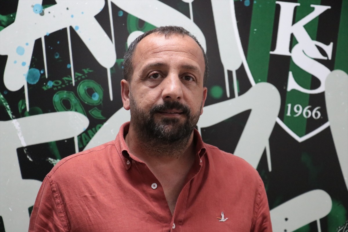 Türk futbolunun köklü kulüplerinden Kocaelispor, 16 yıl aradan sonra yeniden mücadele edeceği...