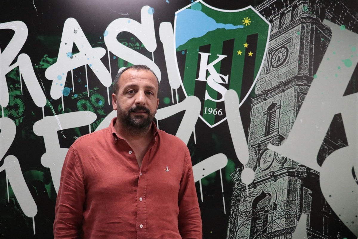 Türk futbolunun köklü kulüplerinden Kocaelispor, 16 yıl aradan sonra yeniden mücadele edeceği...