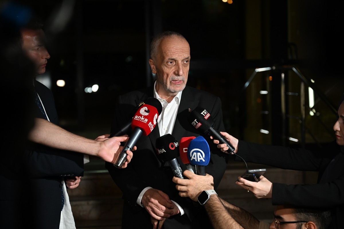 TÜRK-İŞ Genel Başkanı Ergün Atalay (fotoğrafta), Türkiye Enerji, Su ve Gaz İşçileri Sendikası...