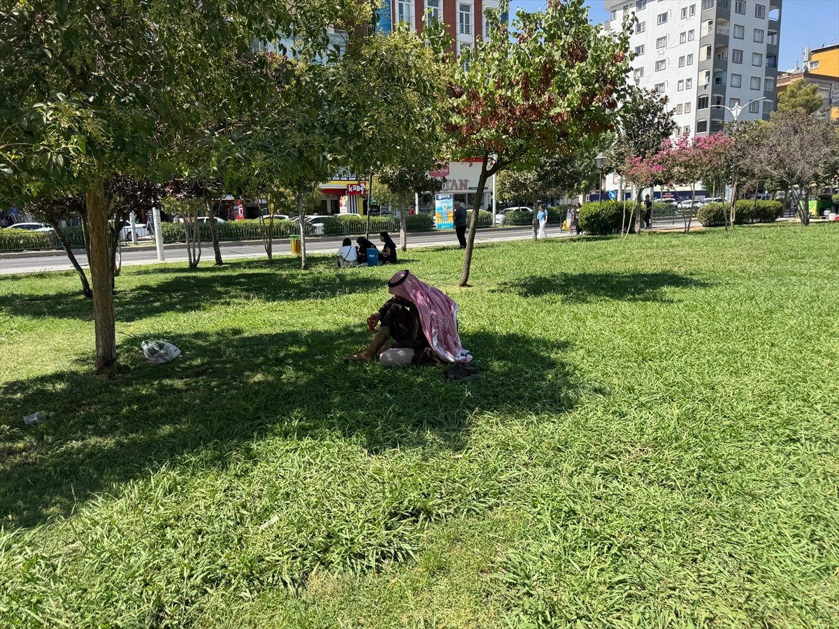 Türkiye'de sıcaklığın en yüksek ölçüldüğü kentlerden biri olan Şanlıurfa'da termometreler 47...