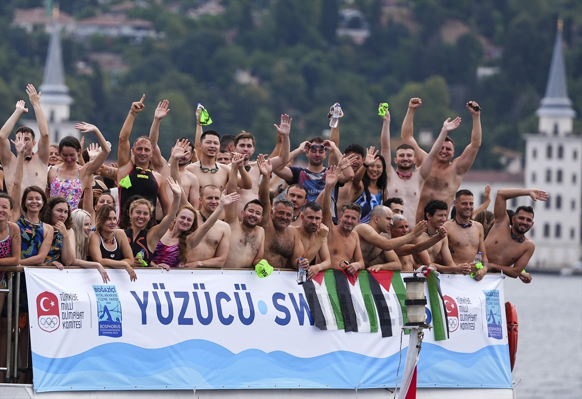 Türkiye Milli Olimpiyat Komitesi (TMOK) tarafından organize edilen Boğaziçi Kıtalararası Yüzme...
