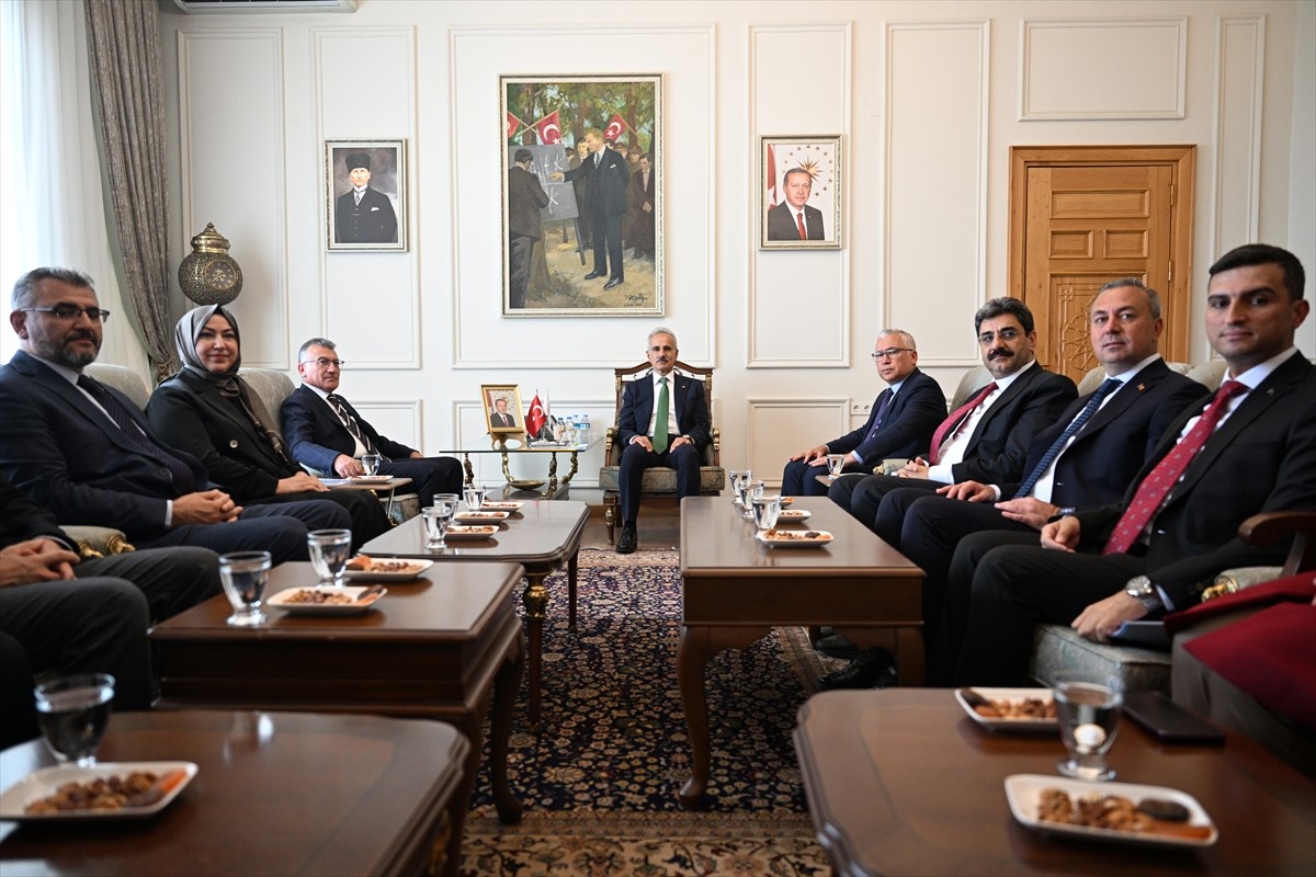 Ulaştırma ve Altyapı Bakanı Abdulkadir Uraloğlu (sol 4), çeşitli ziyaretlere katılmak üzere...