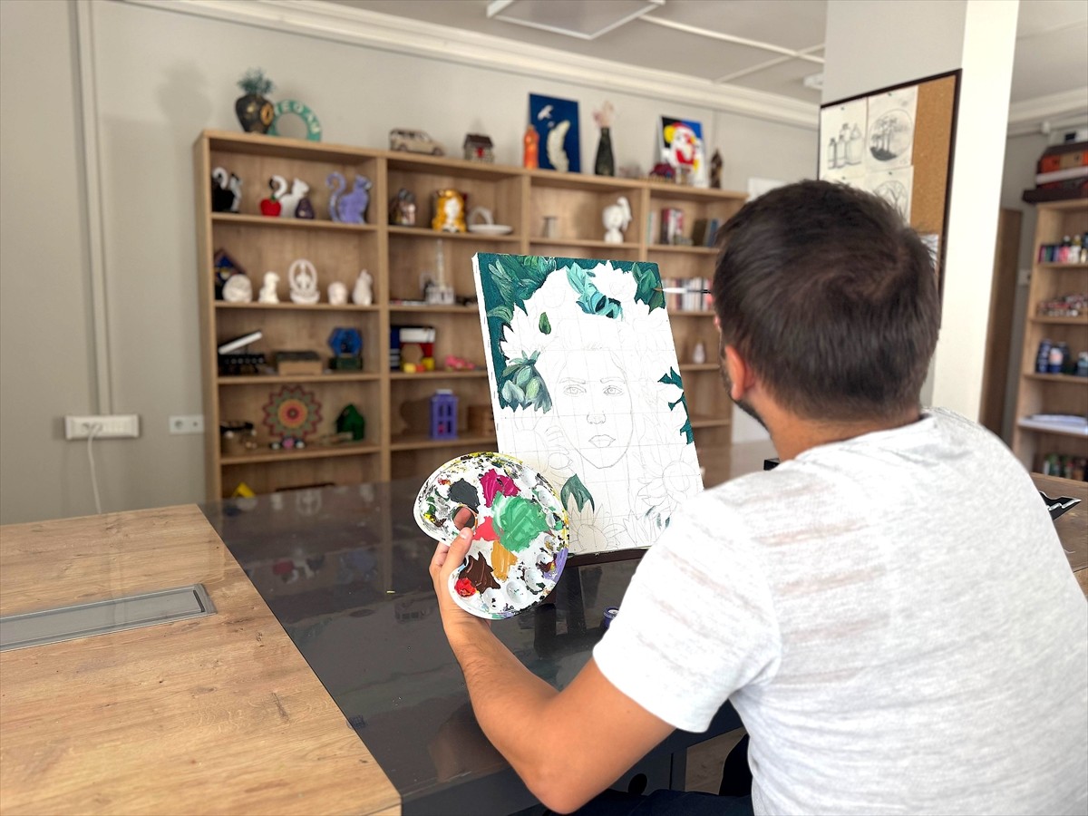 Van'da 15 yıl süren kumar bağımlılığından Yeşilay Danışmanlık Merkezinden (YEDAM) aldığı destekle...