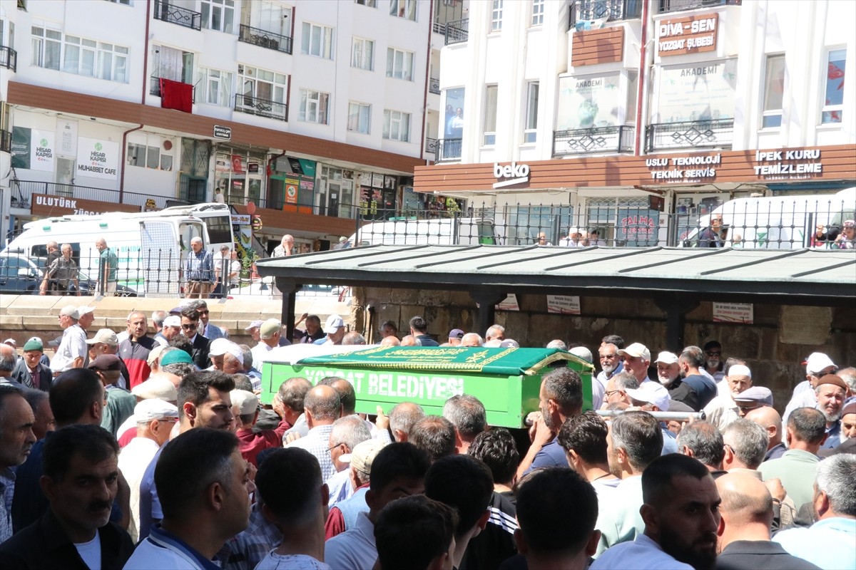 Yozgat'ın Yerköy ilçesinde trafik kazasında yaşamını yitiren 48 yaşındaki hemşire Derya Balta...