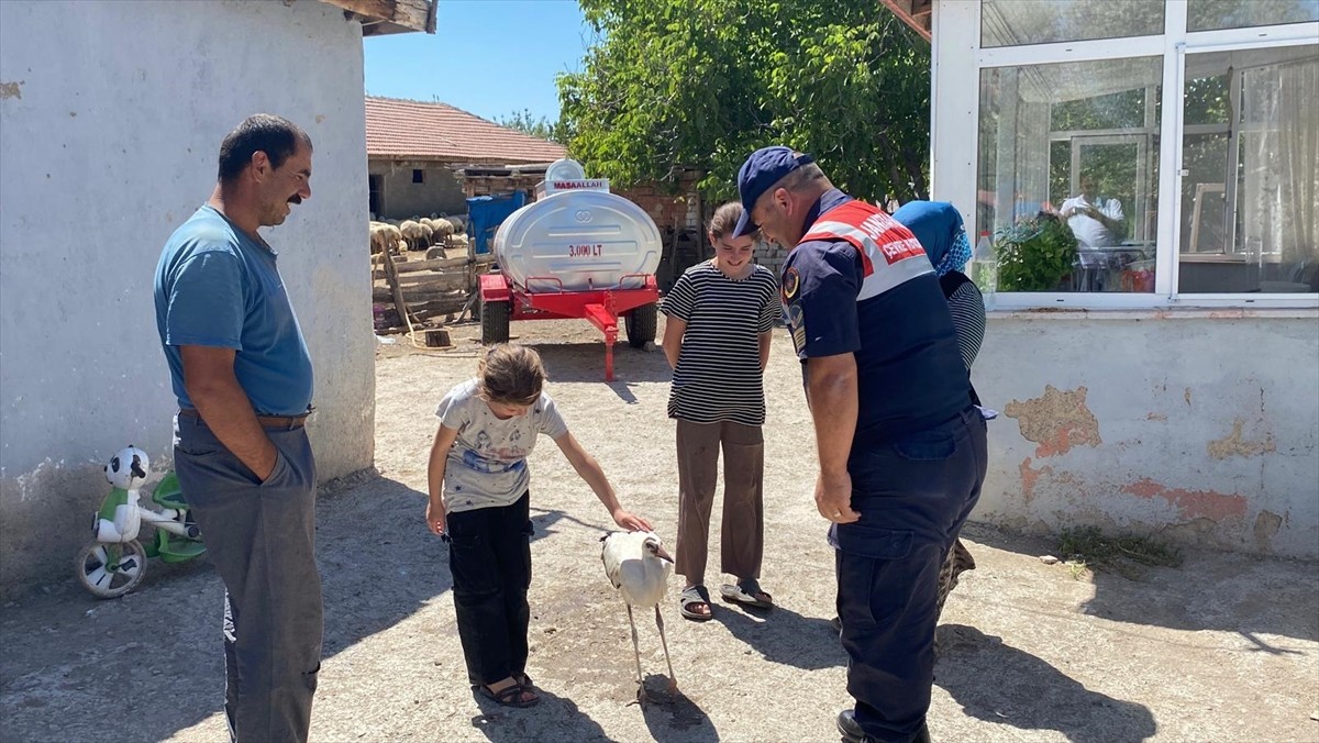 Yozgat'ın Yerköy ilçesine bağlı Saray köyünde yaşayan Tufaner ailesi, kızlarının cami avlusunda...