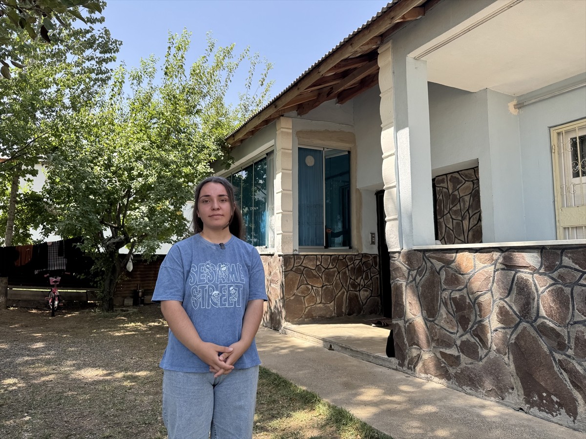 Yükseköğretim Kurumları Sınavı'nda (YKS) sayısal alanda Türkiye 328'incisi ve Muş birincisi olan...