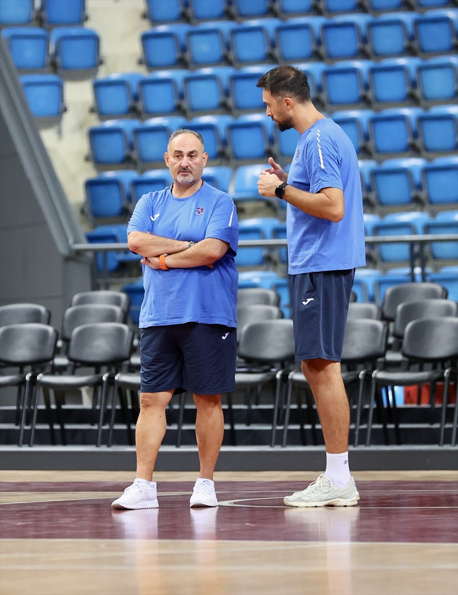 2024-2025 sezonunda mücadele ettiği Türkiye Sigorta Türkiye Basketbol Ligi’ni şampiyon olarak...