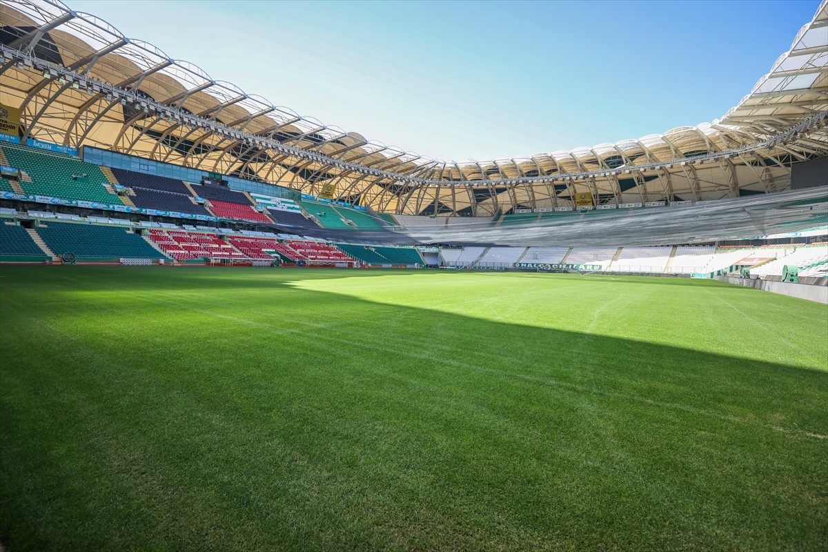 A Milli Futbol Takımı'nın FIFA Dünya Kupası Elemeleri E Grubu'nda 7 Eylül Pazar günü oynayacağı...