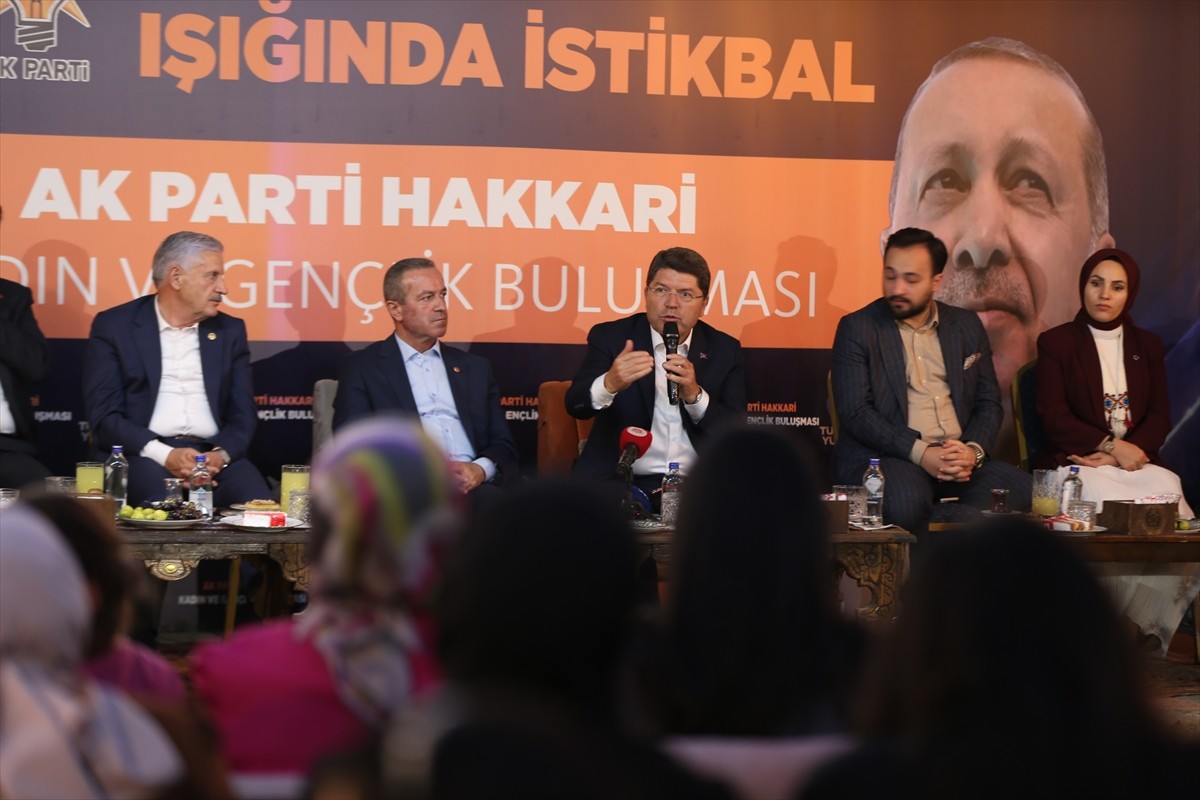 Adalet Bakanı Yılmaz Tunç, AK Parti İl Başkanlığınca Hakkari Evi'nde düzenlenen "Kadın ve Gençlik...