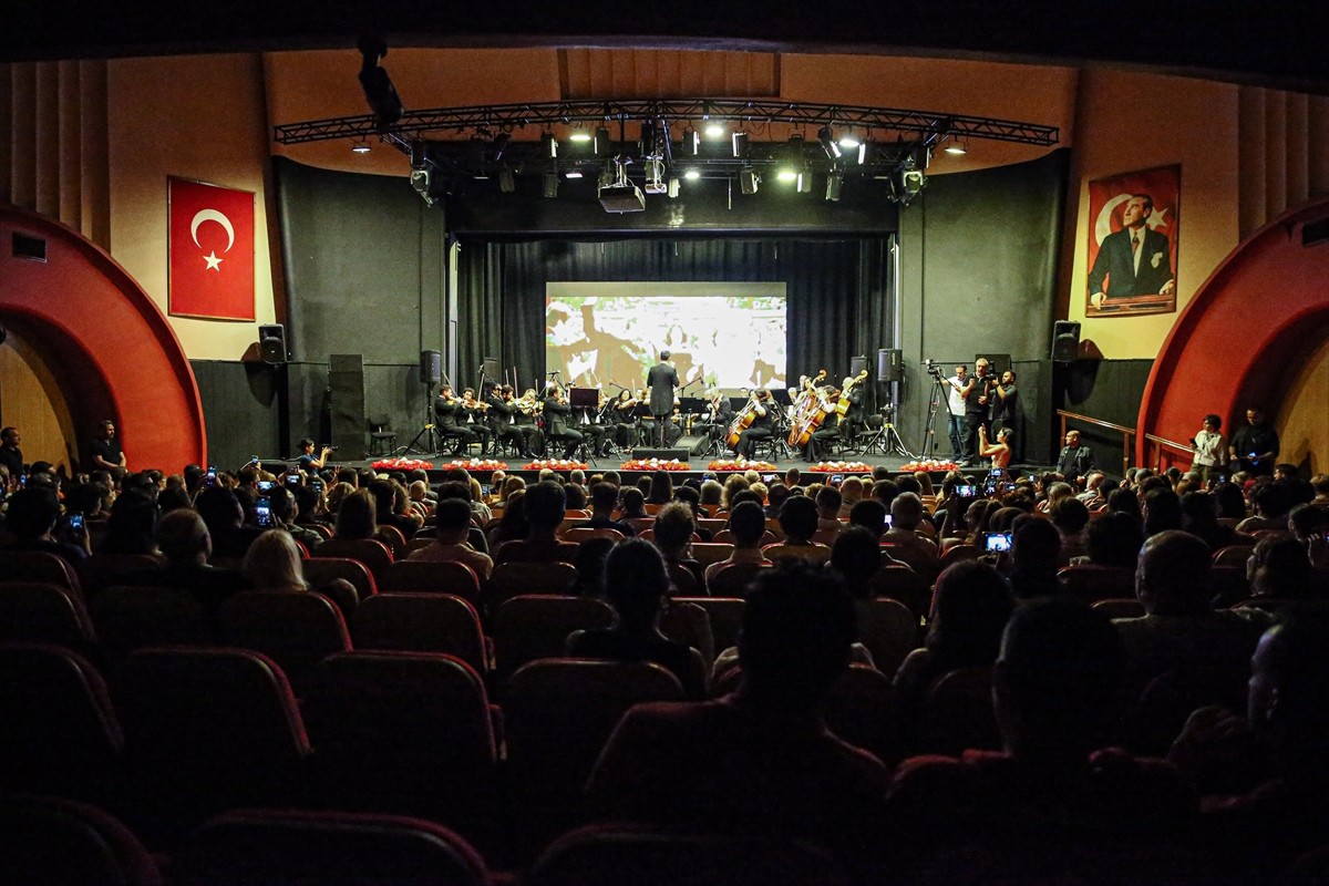 Adana'da bu yıl 32'ncisi düzenlenen Uluslararası Adana Altın Koza Film Festivali kapsamında Adana...