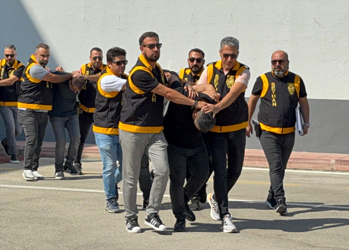 Adana'nın merkez Seyhan ilçesindeki bir otoparka silahlı saldırı girişimiyle ilgili gözaltına...