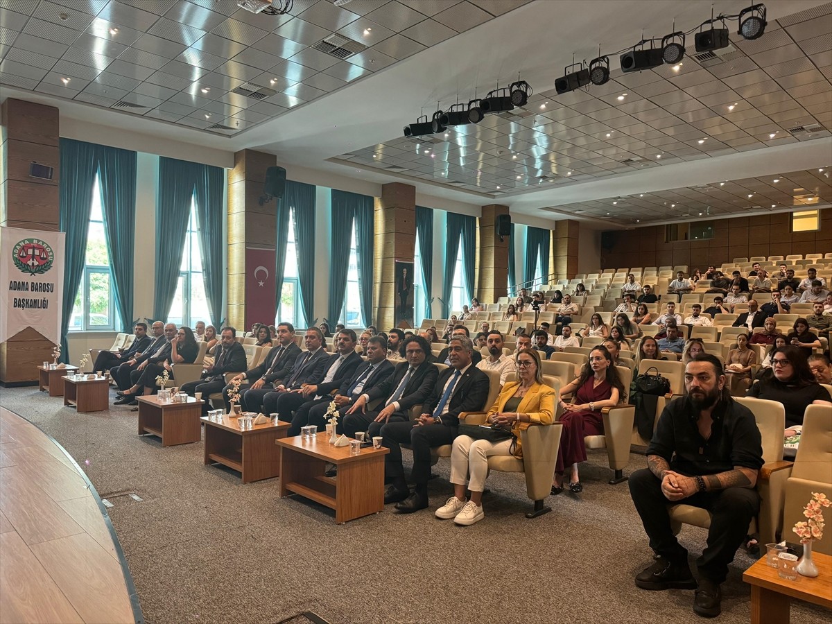 Adana Adliyesi Konferans Salonu'nda "Adana Barosu 2025-2026 Staj Eğitim Programı" açılış töreni...