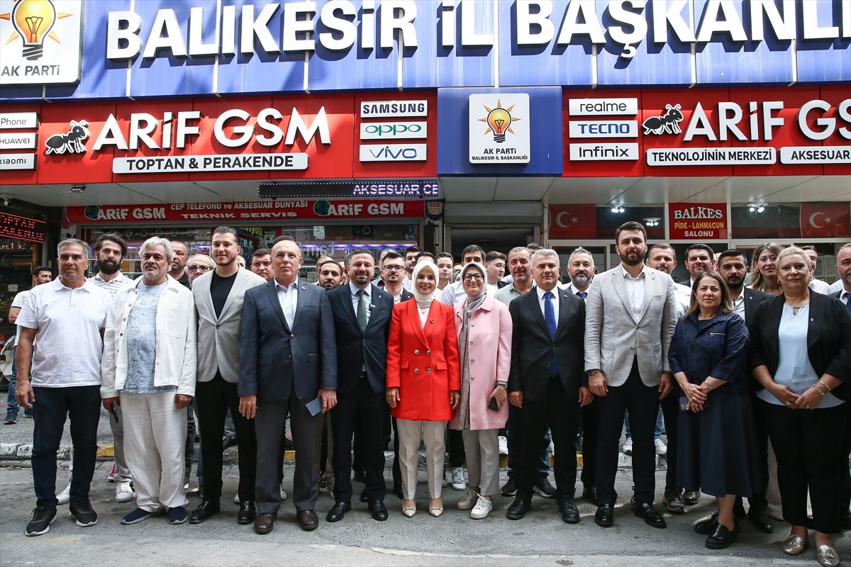 Aile ve Sosyal Hizmetler Bakanı Mahinur Özdemir Göktaş, Balıkesir'de ziyaretler gerçekleştirdi....