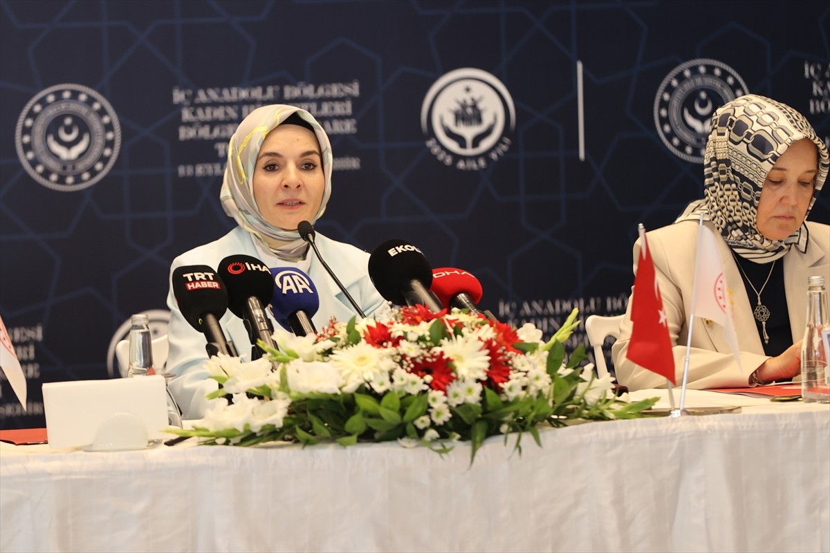 Aile ve Sosyal Hizmetler Bakanı Mahinur Özdemir Göktaş, Nevşehir Ticaret ve Sanayi Odası Konferans...