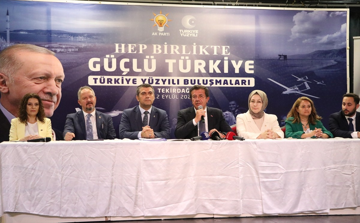 AK Parti Genel Başkan Yardımcısı Nihat Zeybekci (ortada), Tekirdağ'da Yahya Kemal Beyatlı Kültür...