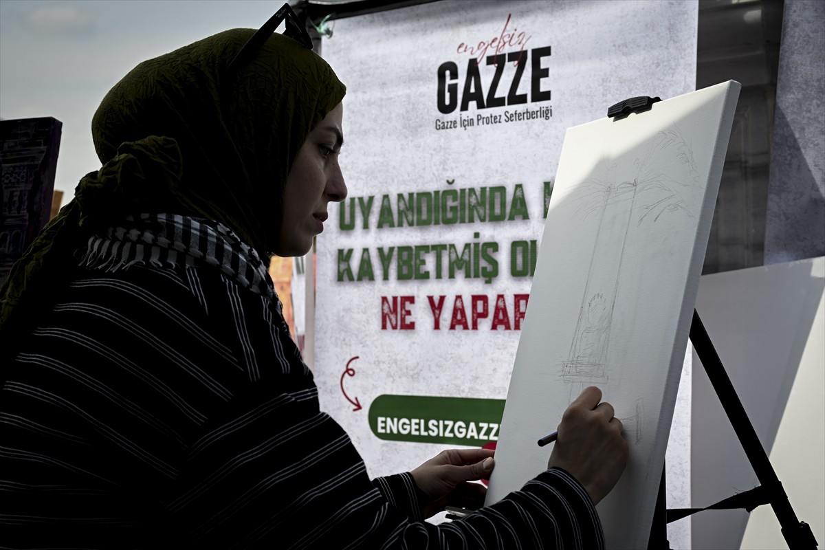 Ankara Hacı Bayram Veli Camii avlusunda, Uluslararası Doktorlar Derneği (AID) ve ÖNDER Ankara İmam...