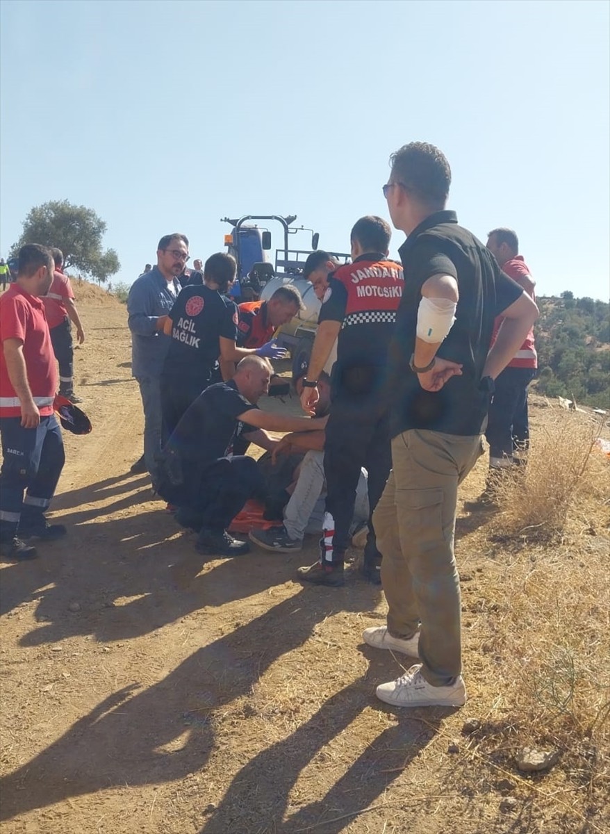 Aydın'ın Çine ilçesinde devrilen kamyonetteki dinamitlerin kontrollü patlatılması sırasında 2'si...