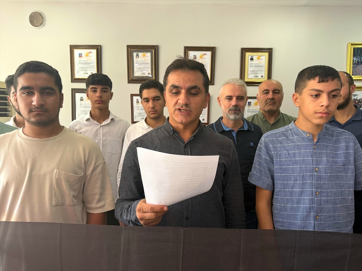 Batman'da Filistin'e ve Küresel Sumud Filosu'na destek için basın açıklaması yapıldı. Batman İHH...