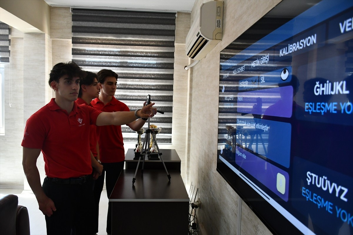 Batman Türk Telekom Anadolu Lisesi'nde okuyan 3 öğrenci Amyotrofik Lateral Skleroz (ALS)...