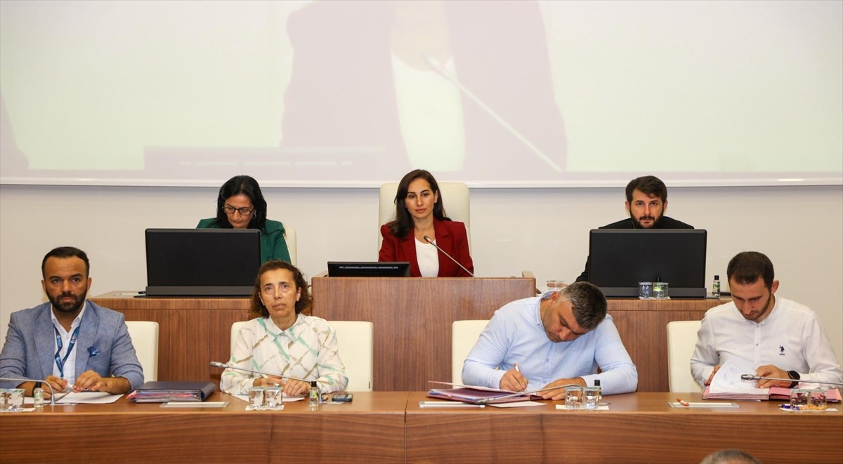 Beykoz Belediye Meclisi eylül ayı ilk birleşimi, Belediye Başkan Vekili Özlem Vural Gürzel...