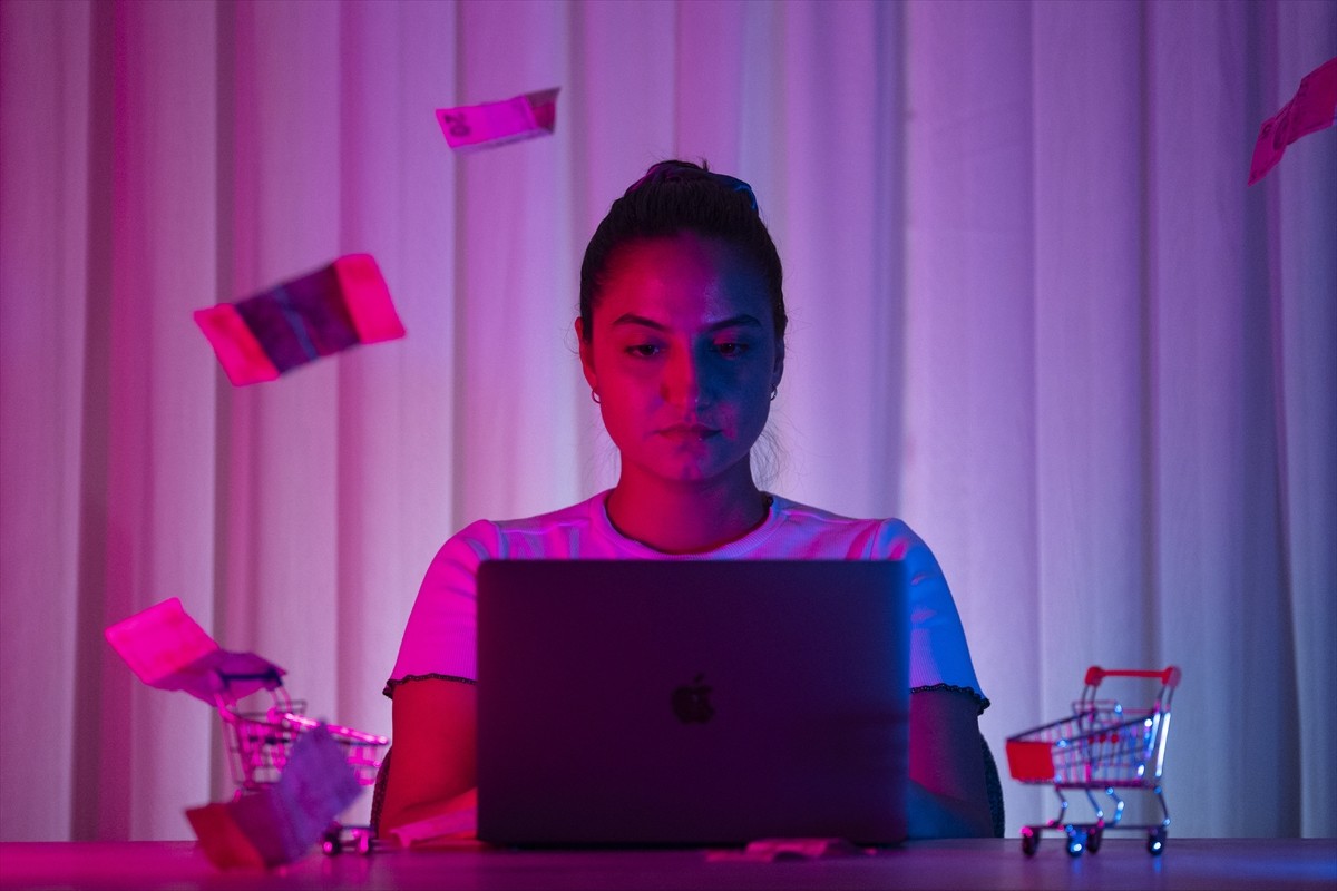 Binlerce yıldır ihtiyaç ya da keyif odaklı alım ve satım maksatlı gelişen alışveriş, modern...