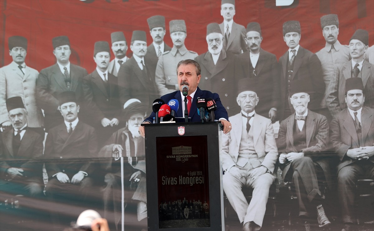 Büyük Birlik Partisi (BBP) Genel Başkanı Mustafa Destici, Sivas'ta, Atatürk ve Kongre Müzesi...