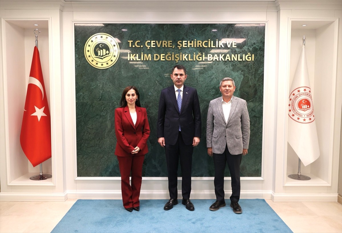 Çevre, Şehircilik ve İklim Değişikliği Bakanı Murat Kurum, AK Parti'ye yeni katılan Beykoz...