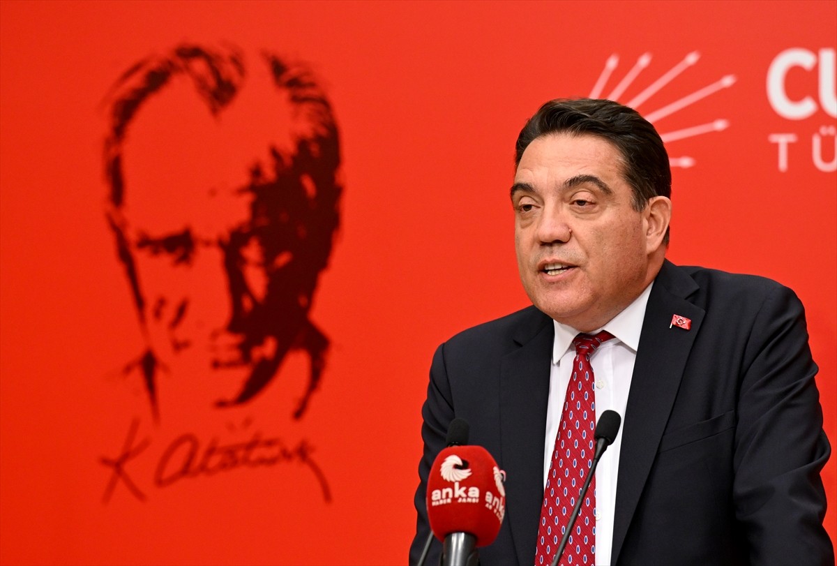 CHP Genel Başkan Yardımcısı Yankı Bağcıoğlu, partisinin genel merkezinde basın toplantısı...