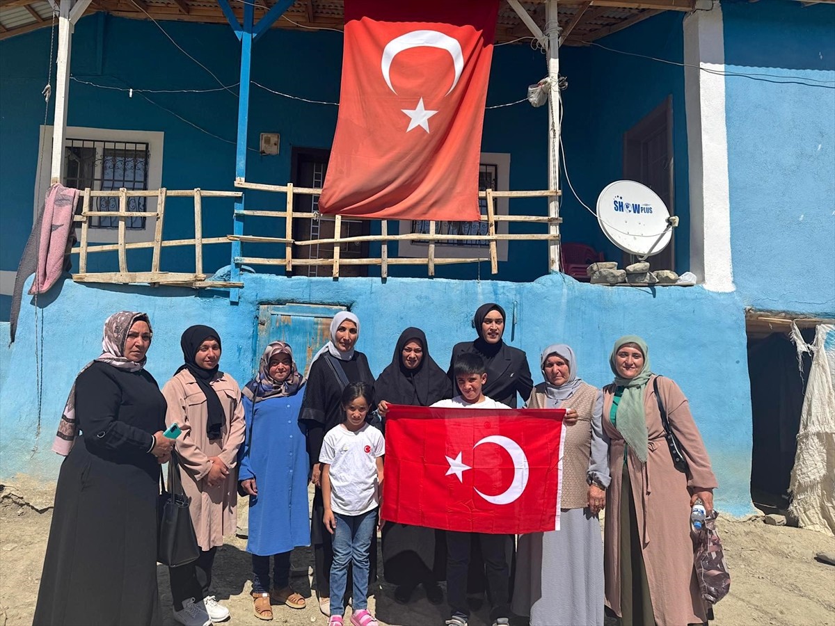 Cumhurbaşkanı Recep Tayyip Erdoğan'ın "Terörsüz Türkiye" mektubu, Van'ın Gürpınar ilçesindeki...