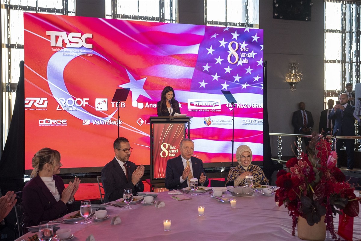 Cumhurbaşkanı Recep Tayyip Erdoğan ve eşi Emine Erdoğan, Rockefeller Center'da Türk-Amerikan...