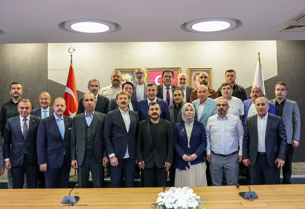 Cumhurbaşkanı Yardımcısı Cevdet Yılmaz,  Doğu-Güneydoğu sivil toplum kuruluşlarının...