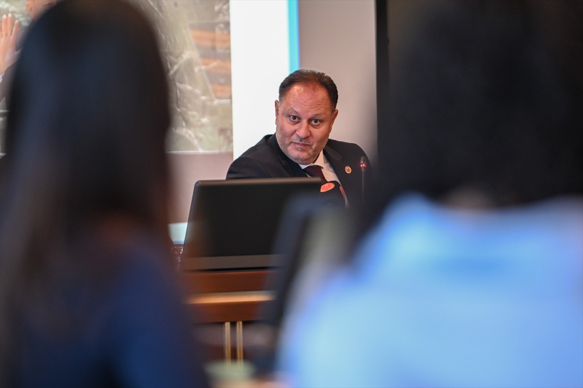 Cumhurbaşkanlığı Millet Kütüphanesi'nde "Kıbrıs Sorunundaki Son Gelişmeler" konulu konferans...