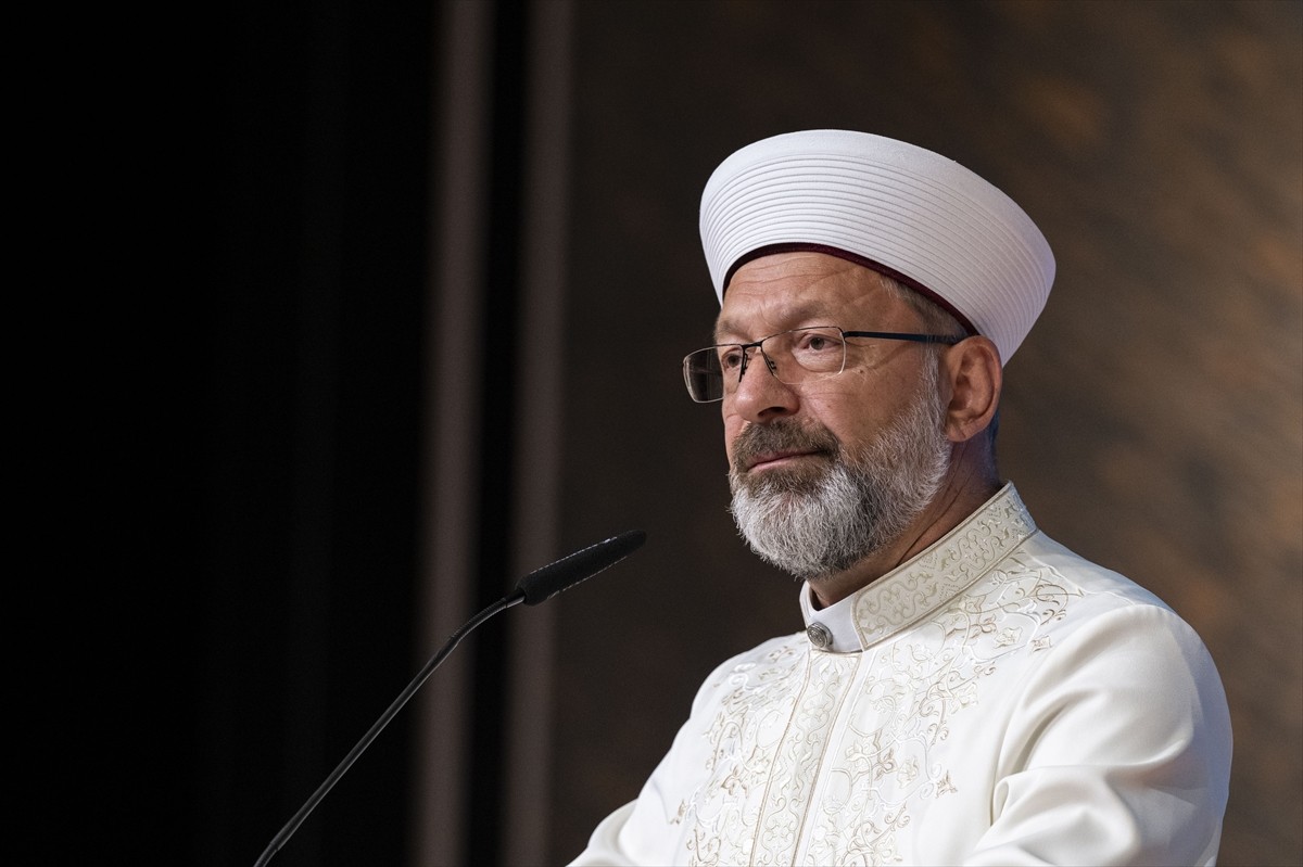 Diyanet İşleri Başkanı Ali Erbaş, Başkanlıkta düzenlenen Mevlid-i Nebi Haftası Tanıtım...
