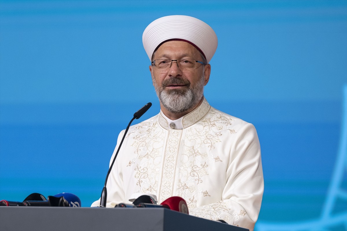 Diyanet İşleri Başkanı Ali Erbaş, Başkanlıkta düzenlenen Mevlid-i Nebi Haftası Tanıtım...
