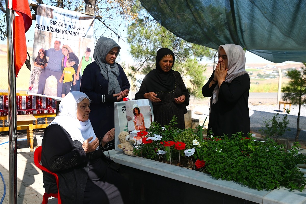 Diyarbakır'da geçen yıl öldürülen 8 yaşındaki Narin Güran'ın cansız bedeninin bulunmasının...