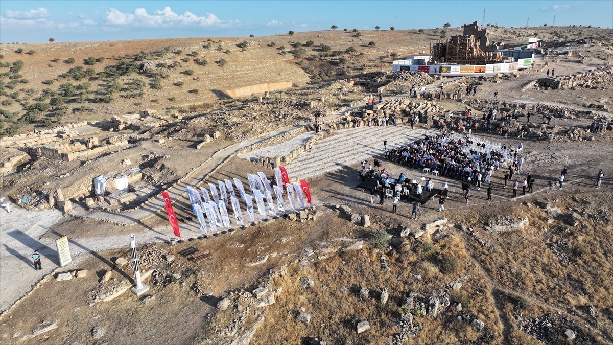 Diyarbakır'ın Çınar ilçesinde UNESCO Dünya Mirası Geçici Listesi'ndeki Zerzevan Kalesi'nde...