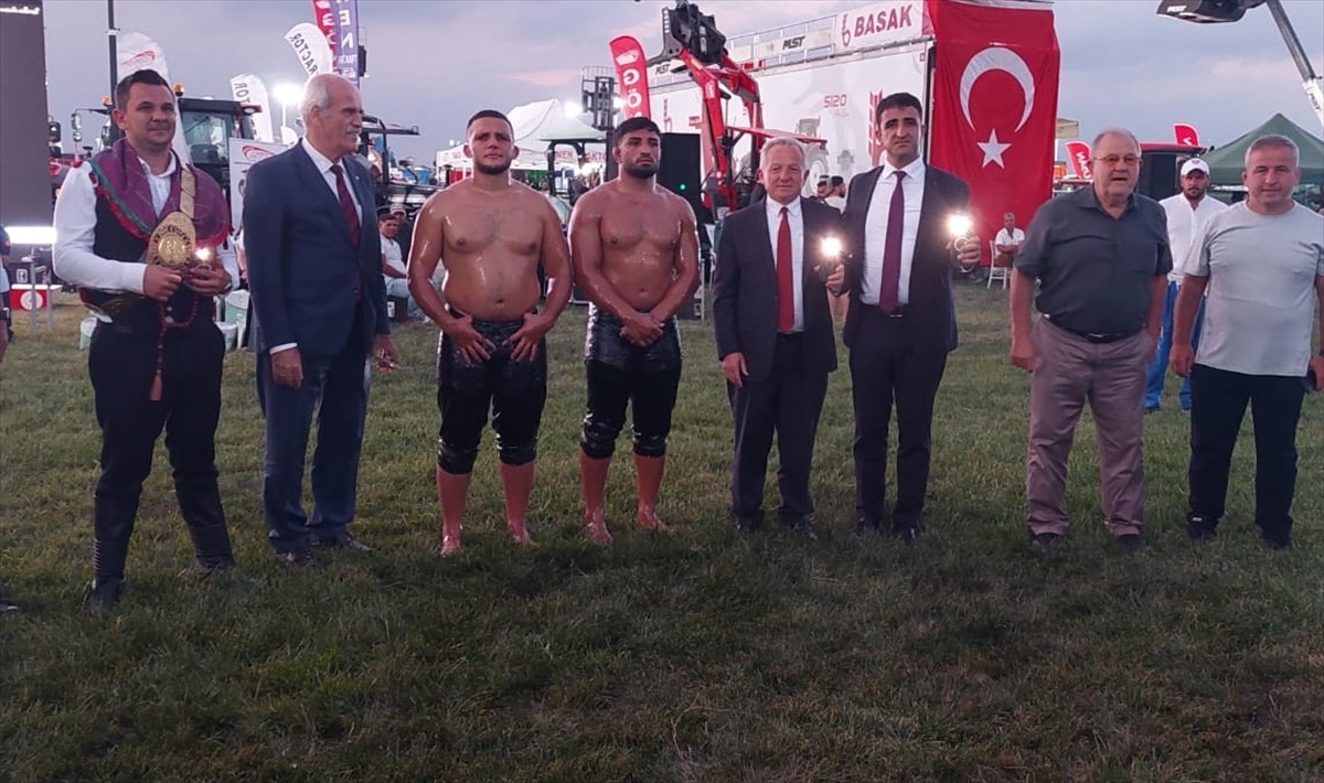 Edirne'de, 24. İpsala Çeltik Festivali ve Tarım Fuarı etkinlikleri kapsamında Tarihi Kırkpınar...