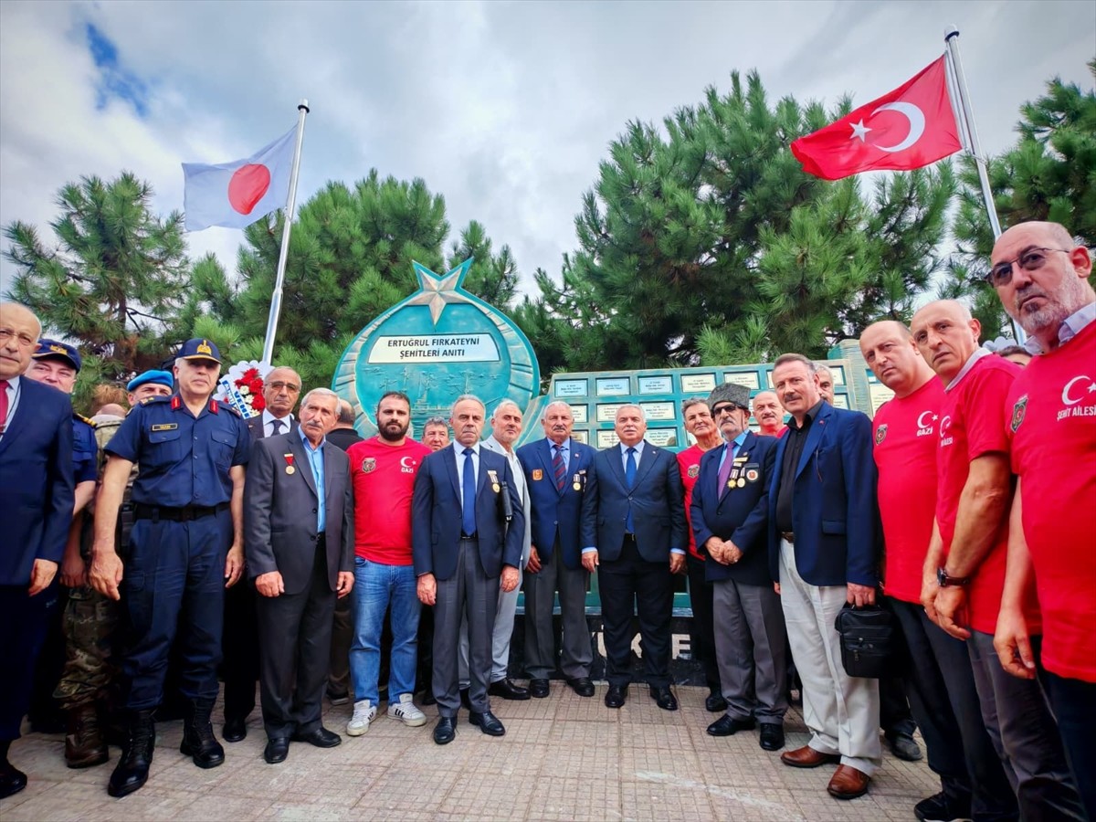 Ertuğrul Fırkateyni kazasında yaşamını yitiren 71 Trabzonlu asker anısına yaptırılan anıt, kazanın...