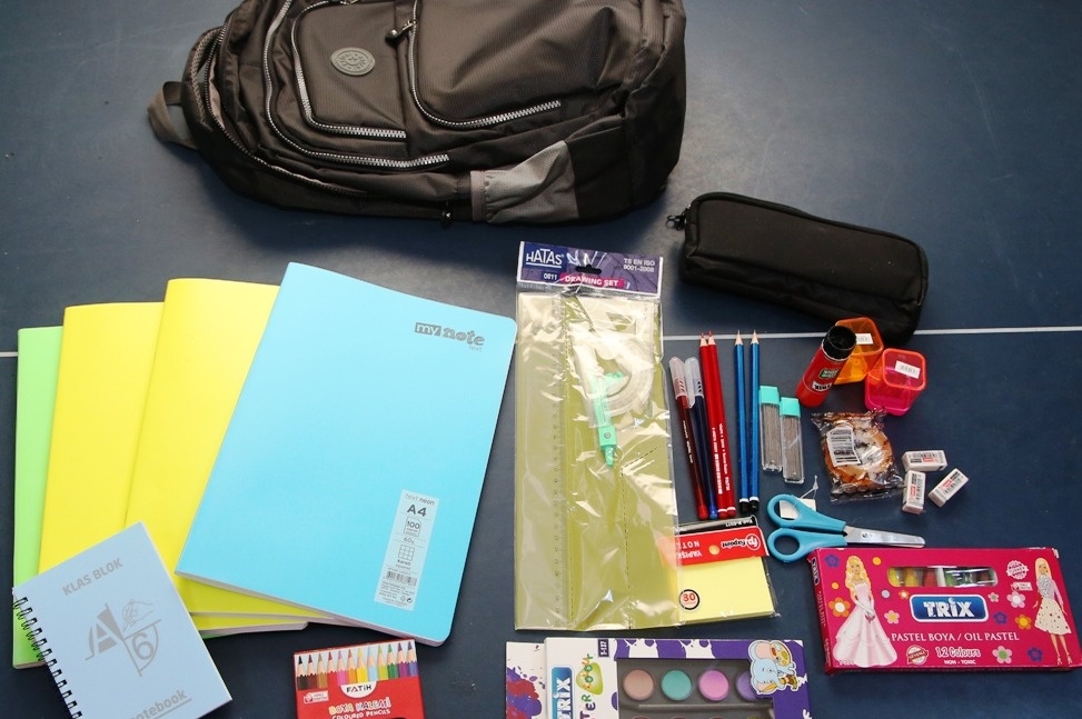 Esenyurt'un 'Eskart' Projesi: Binlerce Öğrenciye Ücretsiz Kırtasiye ve Yerel Esnafa Destek