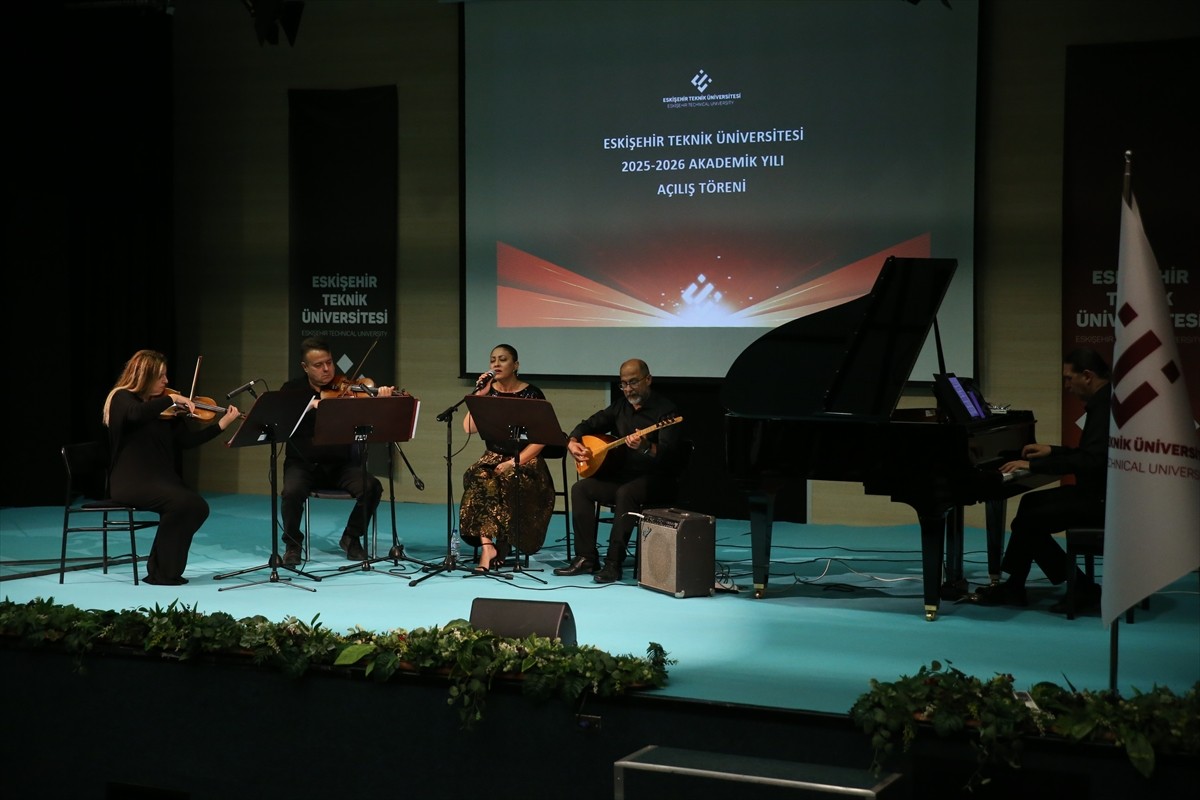 Eskişehir Teknik Üniversitesi'nin (ESTÜ) 2025-2026 akademik yılı açılışı dolayısıyla tören...