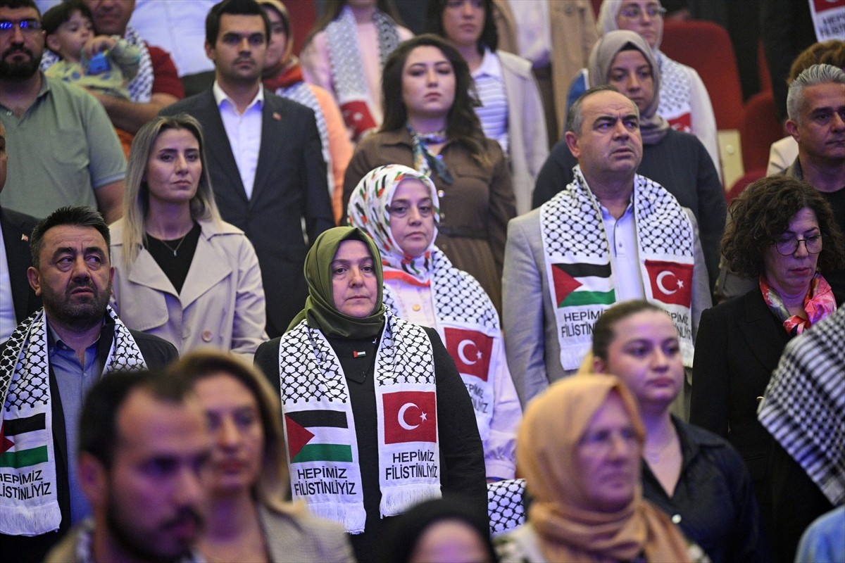 Filistinli 3 kardeşin kurduğu müzik grubu "Le Trio Joubran", Kayseri'de dinleyicileriyle bir araya...